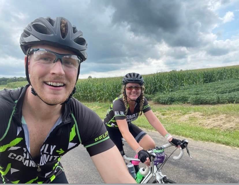 SCpeloton's tweet photo. We love a good ride weekend selfie!! Happy National Selfie day!! 😎 #simplycommunity #NationalSelfieDay https://t.co/WgVkSUrcFz