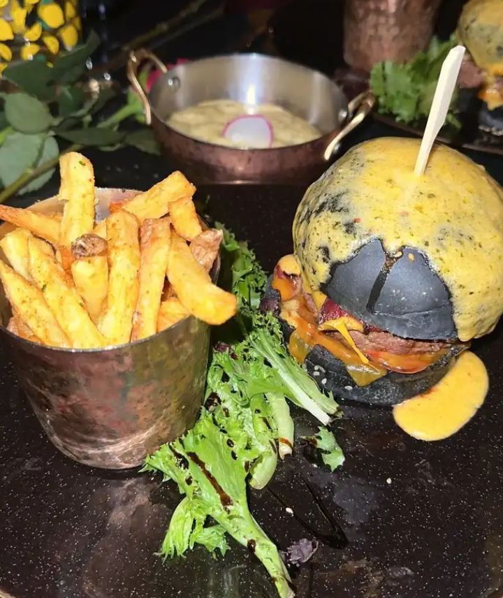 _christineluca's tweet photo. Fantastic munch @_christineluca 
Taste buds 😋
#tasty
#foodlover 
#foodies #cravings https://t.co/6NxUIQr5EM
