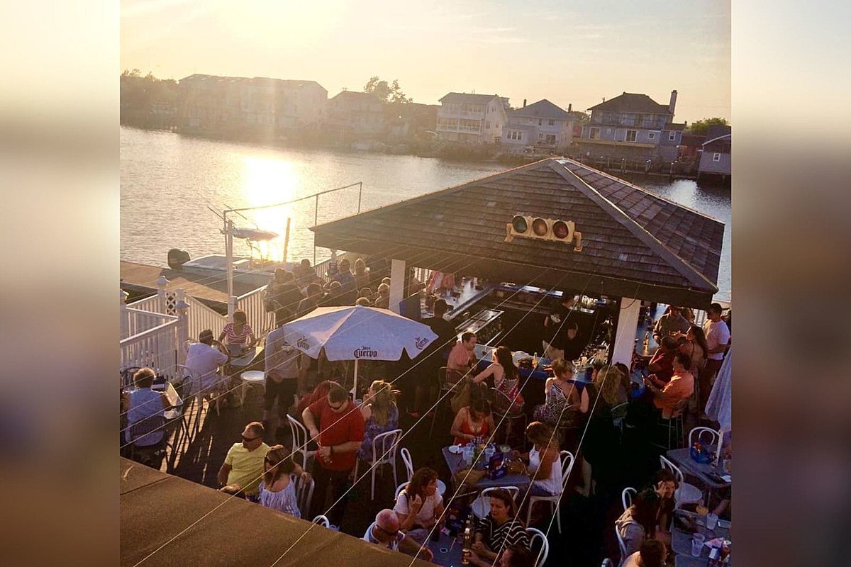 ICYMI: The 10 Coolest Outdoor Bars in Atlantic City, NJ 🍹

Check out the #AtlanticCity spots to visit this summer via <a href="/sojo1049fm/">SoJO 104.9</a> ➡️ ow.ly/u2gf50O6gew

#ExperienceAtlanticCity #VisitAC