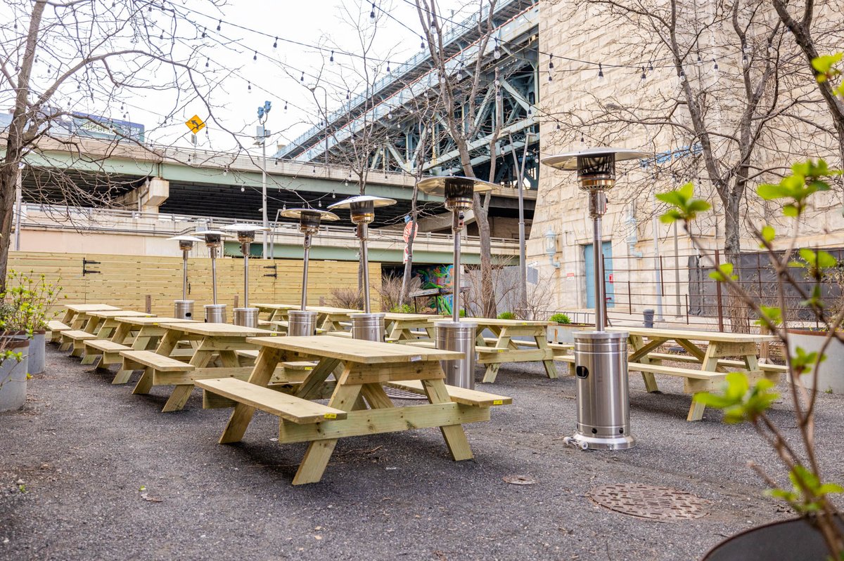 Fringe Bar tweet media