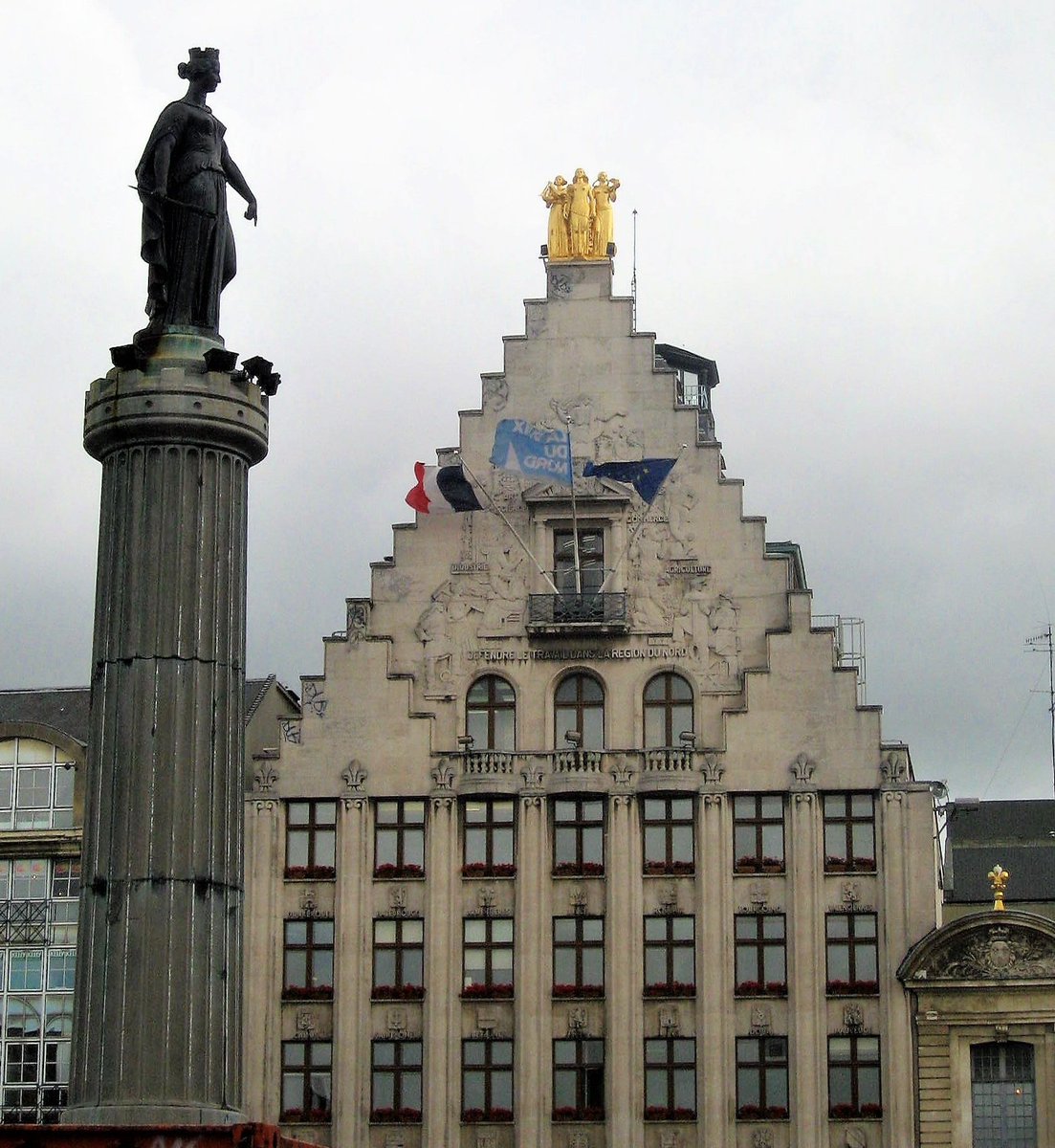 MichelleMoggio's tweet photo. If you like unique #architecture you're going to love Lille France #TheParisEffect #Lille #France #flemish #HautsdeFrance #FrenchFlanders #travel https://t.co/TwatAZ579L