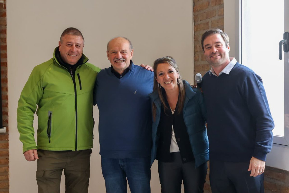 .<a href="/DiGiacomoLuis/">Luis Di Giacomo</a> será nuestro candidato a diputado nacional por Juntos Somos Río Negro para las PASO, acompañado por <a href="/jfernandezok/">Julia Fernández</a> y Mariano Lavín. 
Además, <a href="/MarceloSzczygol/">Marcelo Szczygol</a> será candidato de nuestra fuerza para el Parlasur. 
#JuntosAca✅