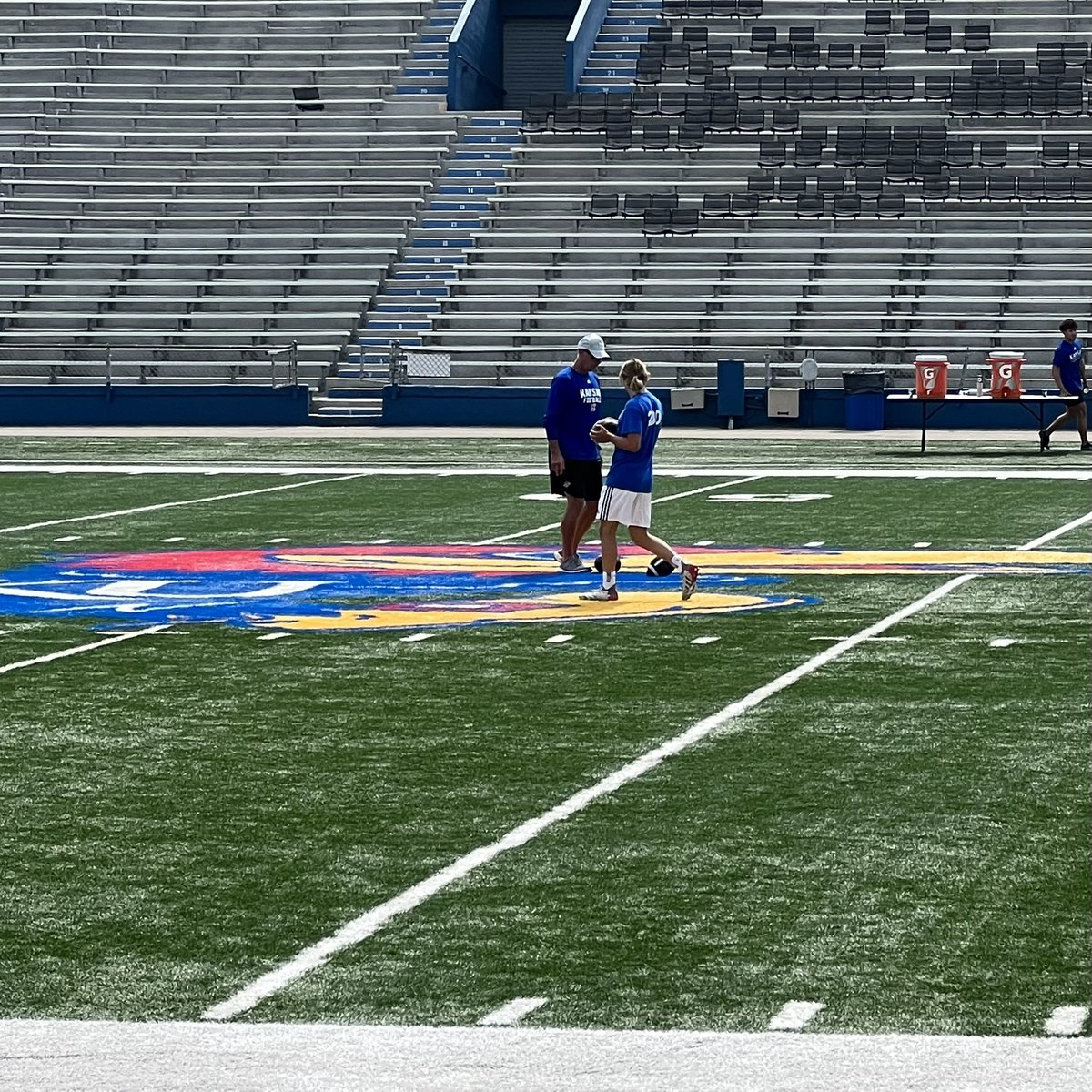 Had a great time at the @KU_Football special teams camp

Thank you @coachseansnyder &   @CoachMiller_KU