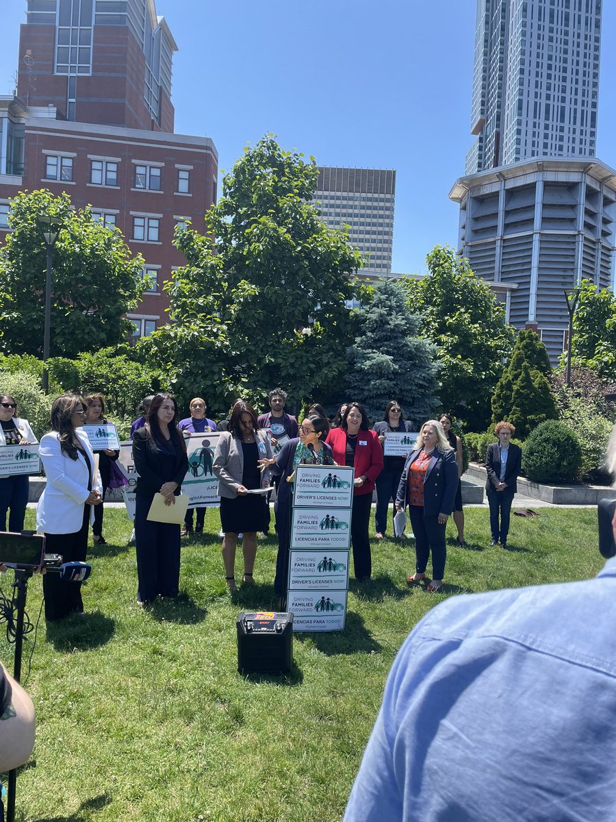 ginachristo's tweet image. So proud of @DrivingMA4ward coalition for all their hard work to make #WFMA possible *and* their leadership in the run up to implementation! #mapoli 

Applications open July 1, visit mass.gov/wfma for more info!