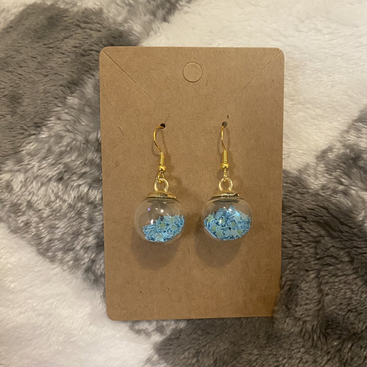 Glass Pendants with Blue Stars Dangle Earrings 

etsy.com/shop/ALDesigns…

#etsyshop #etsyseller #etsyhandmade #etsy #handmade #handmadejewelry #handmadeearrings #earrings #handmadeearringsforsale #earringstyle #etsygifts #etsysellersofinstagram #jewelry #jewelrydesign