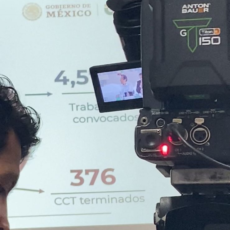 Centrofcrl's tweet photo. Hoy tuvimos la oportunidad de reunirnos con colegas periodistas para charlar sobre nuestro rol en el nuevo modelo laboral, y los avances y retos que tiene el #CentroFederalLaboral por delante. ¡Agradecemos su asistencia y su profesionalismo! 🎙️📰💻 https://t.co/emLEs2LZTE