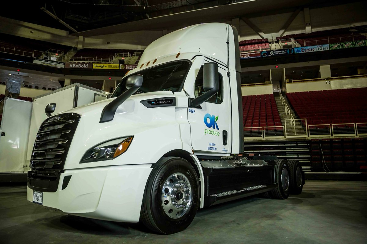 Say Goodbye to the old and Hello to #electric! 

We are giving people the chance to check out the @freightliner today, courtesy of @okproduce, at the #RideAndDrive23 event... can’t wait to hear your thoughts!