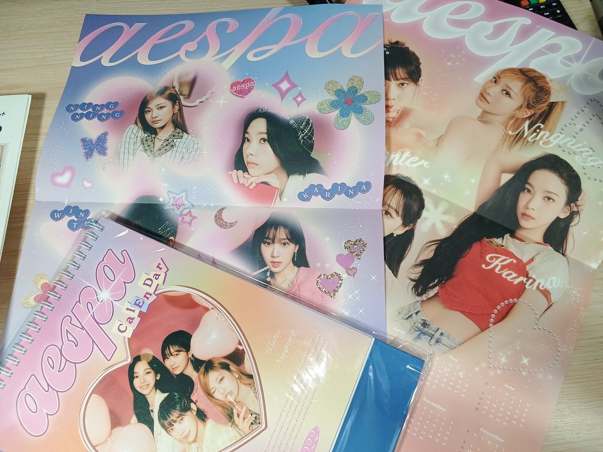 INfinityCartPh's tweet photo. 💜Seasons Greetings 2022💜

🦋 Outerbox - 50
🦋 Calendar w/ stand + 2x folded calendar - 50
🦋 2x A4 sticker and signature + Mini Brochure - 50

🦋 Member Set - 250
Inclusion: 3x A4 Poster / 3x Postcard / Selfie Card / Photocard / POB PC
Available member: Karina https://t.co/1T2PzpucAS