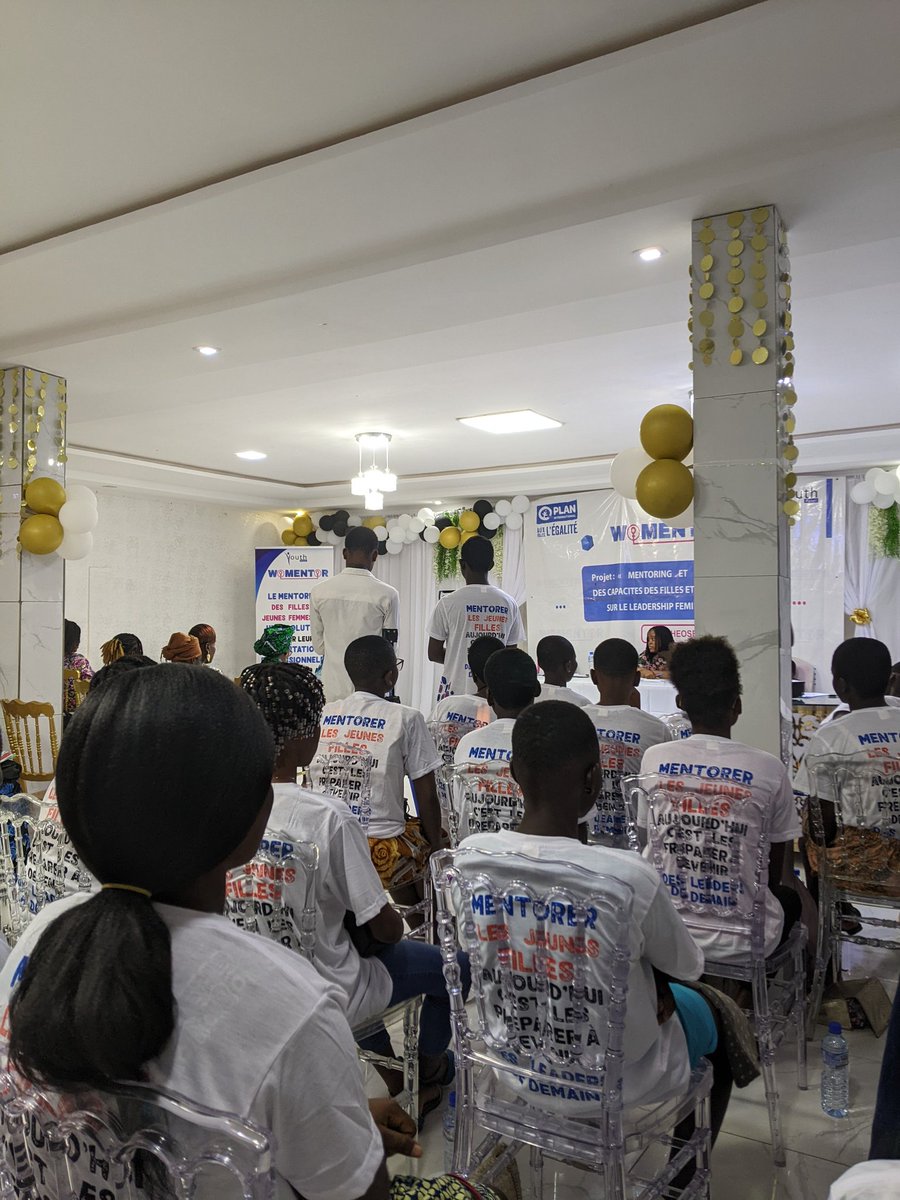 SPiwili's tweet photo. 17 Juin 2023
Nous célébrions les résultats du projet Womentor avec la présence des Mentors,des mentees ,les parents et des invités d'honneur.
Ce fut un très bel parcours où nous avons pu accompagner 25 jeunes filles dans leurs premiers pas avec le leadership.
#PlanWaca
#Womentor https://t.co/TdybsScPRk
