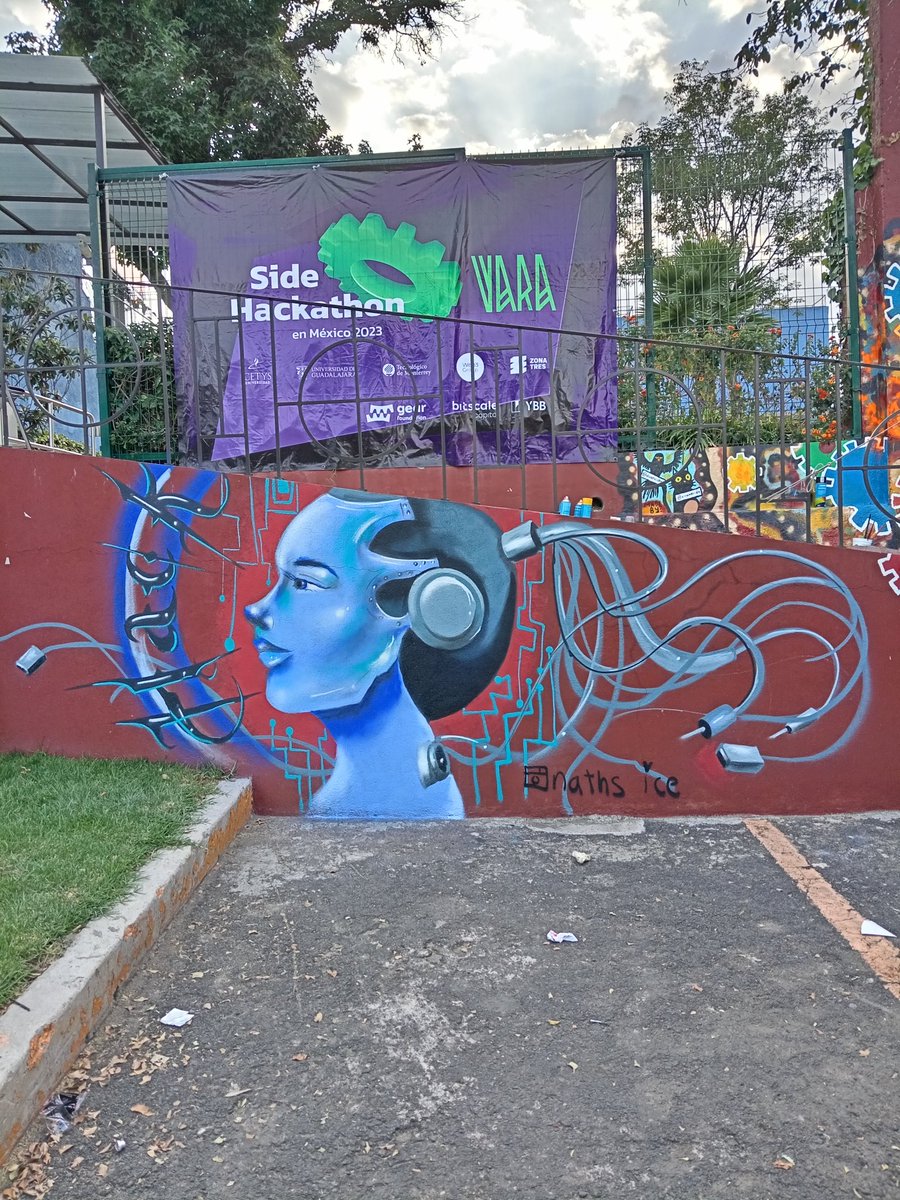 Este es mi primer tweet, les comparto mi colaboración para el equipo de <a href="/VaraNetwork_ES/">Vara Network en Español</a> dentro del <a href="/HackatonCDMX/">HackatonCDMX</a> , gracias a las instalaciones del <a href="/ITAM_mx/">ITAM</a> y a todos los artistas y colaboradores que hicieron posible este evento.
Que dichosa soy ✨
Mural de una chica Cyborg