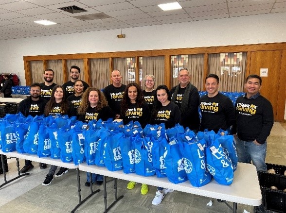 TableToTableOrg's tweet image. Grateful to The Columbia Bank Foundation who provide monetary support + their time. Ex: bringing healthy food we rescue to the Disabled Combat Veterans Youth Program. Each week 250-500 families eat more healthfully with the nutritious food that volunteers help to distribute.