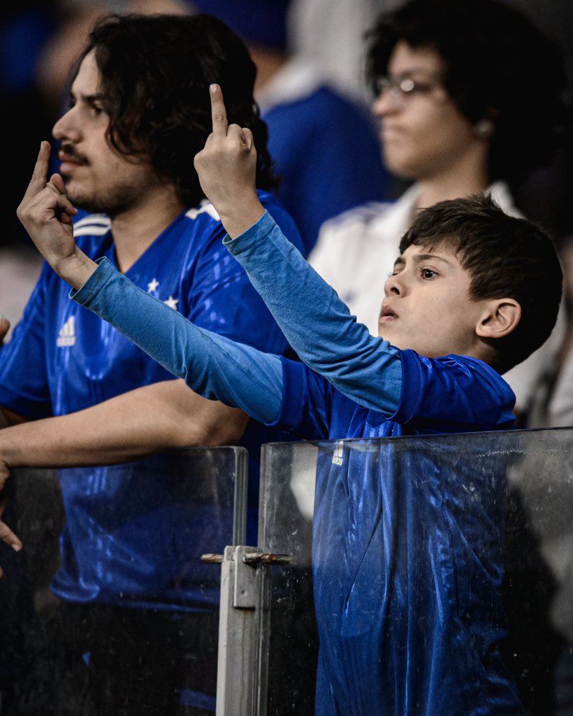 @Cruzeiro PARA RONALDO E SUA CORJA 
PEPA E SUA PANELA 
FORA TODOS VCS