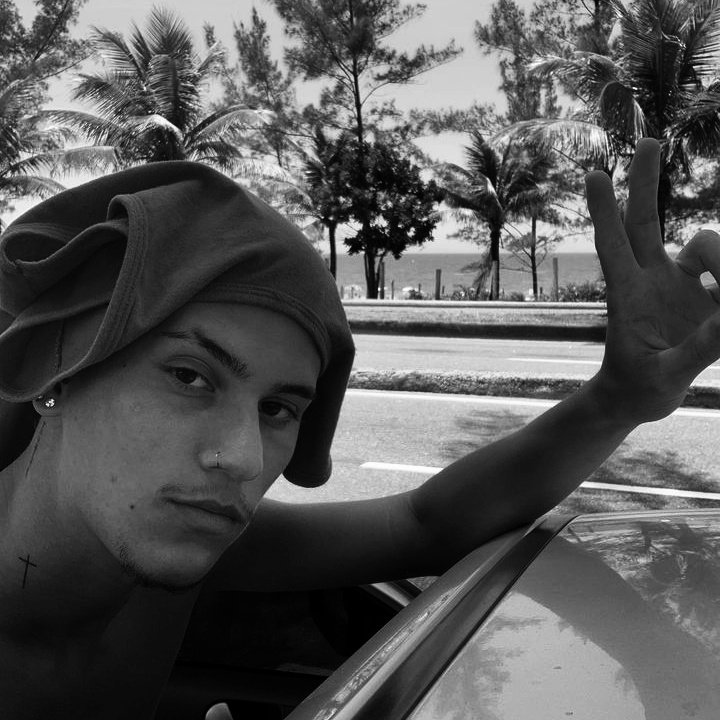 _browFf's tweet image. Aparecemos