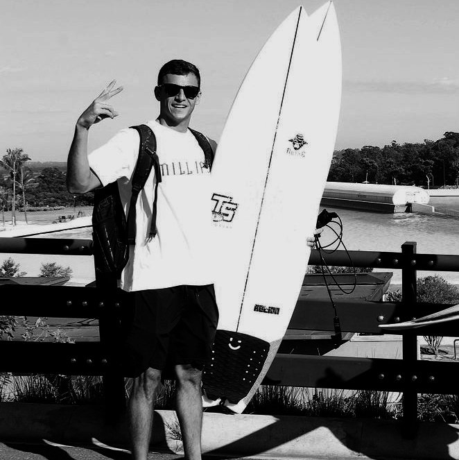 _browFf's tweet image. Aparecemos