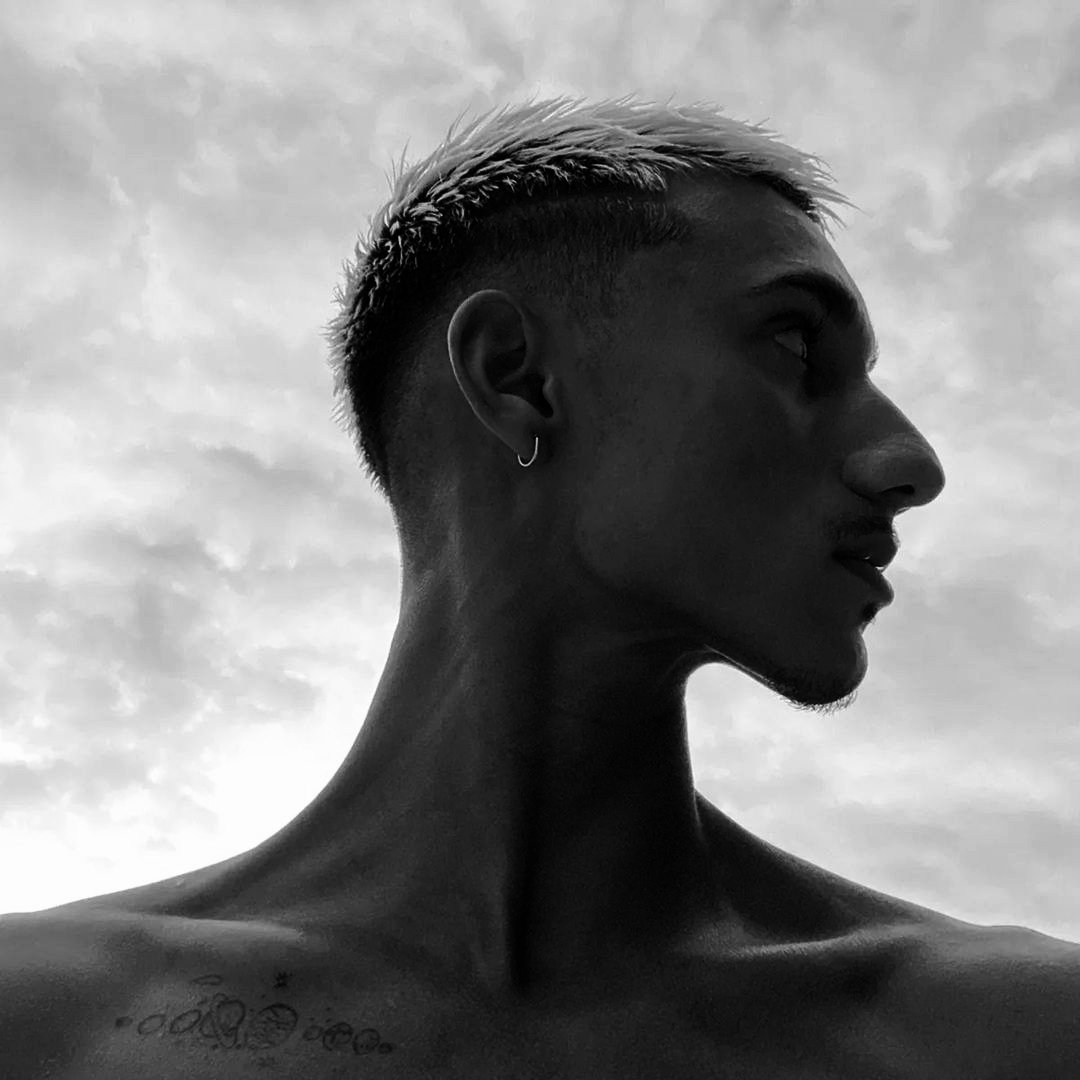 _browFf's tweet image. Aparecemos