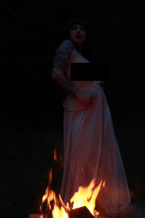 Big Theory Goth GF on Twitter: "Took some witchy pics upstate…see my OF