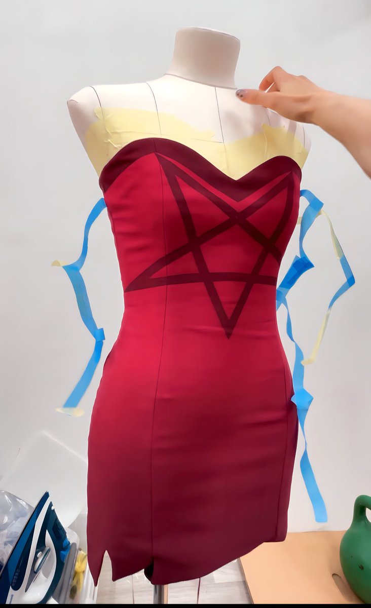 Loona’s pentagram dress cosplay reveal this Saturday 👀🔥