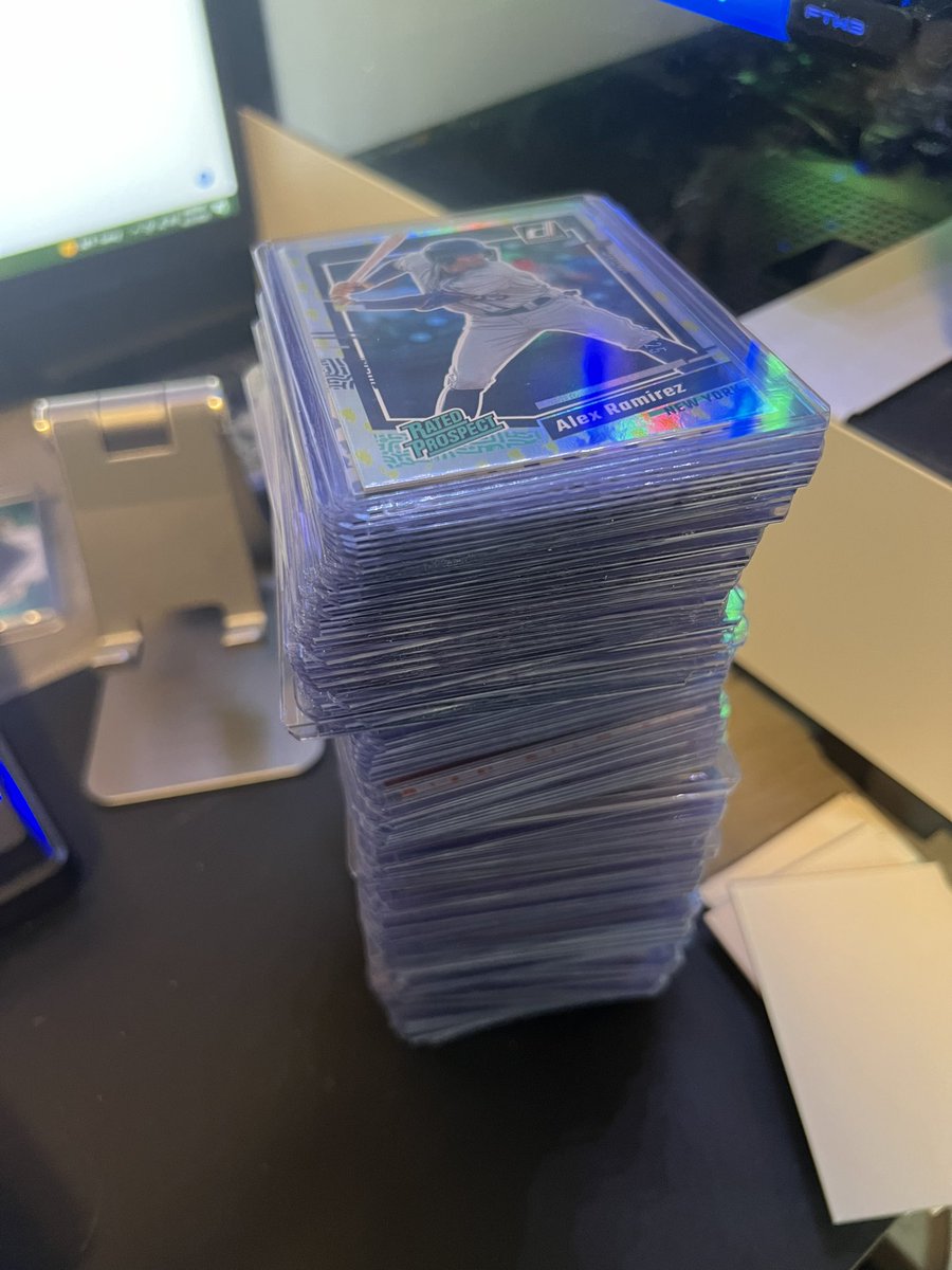 Sac Card Collects tweet media