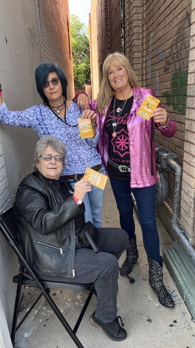 caryn_maroni's tweet photo. Bring your chair to the Melissa @metheridge Meet & Greet & a fan or two 🥵🥵🥵 And #BringMeSomeWater 💦💦
@LynnGleim
@Kathlee14158387
@TheBoffoBoho
@DashMichaels https://t.co/NNGLV54Ux0