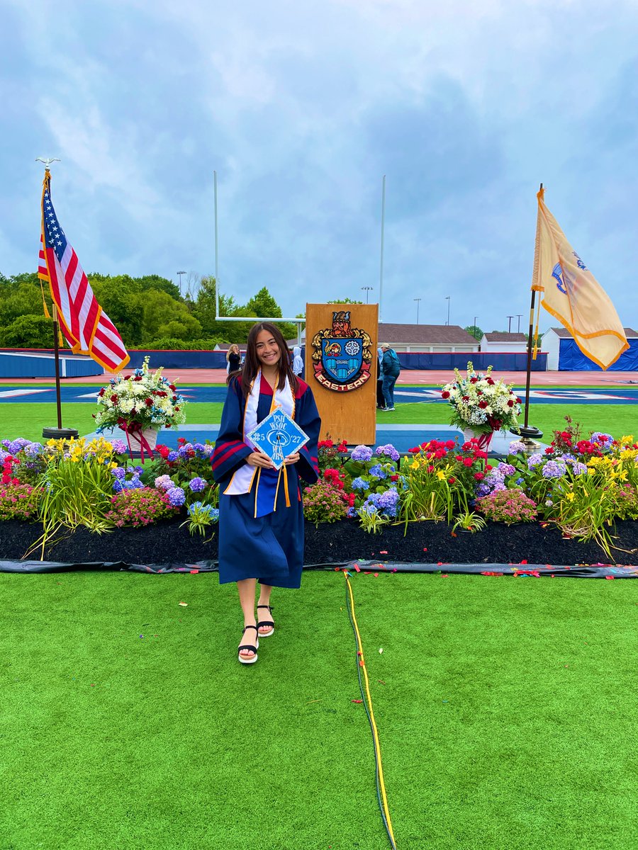 yap_kirby's tweet photo. Those moments! @kylieyap15_, a high school graduate! π©βπ ππ΅πβοΈ #HSgrad #Eastern #collegebound #PSH β½οΈ https://t.co/ocOT3eMlZV