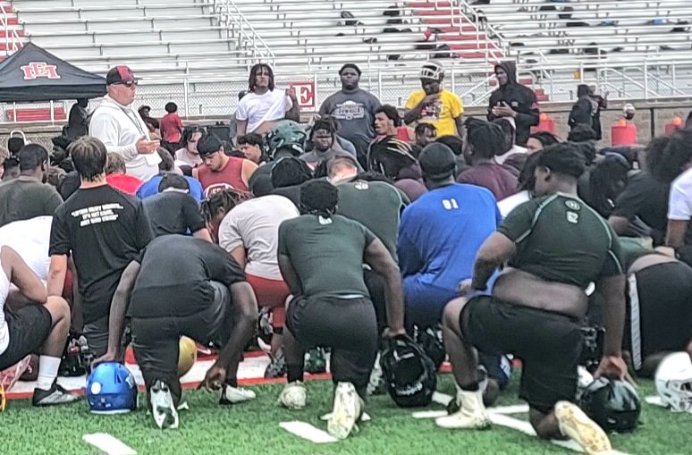 ricej32's tweet image. Great day in #Titletown USA #emcc OL-DL Camp. Choose @EMCCathletics