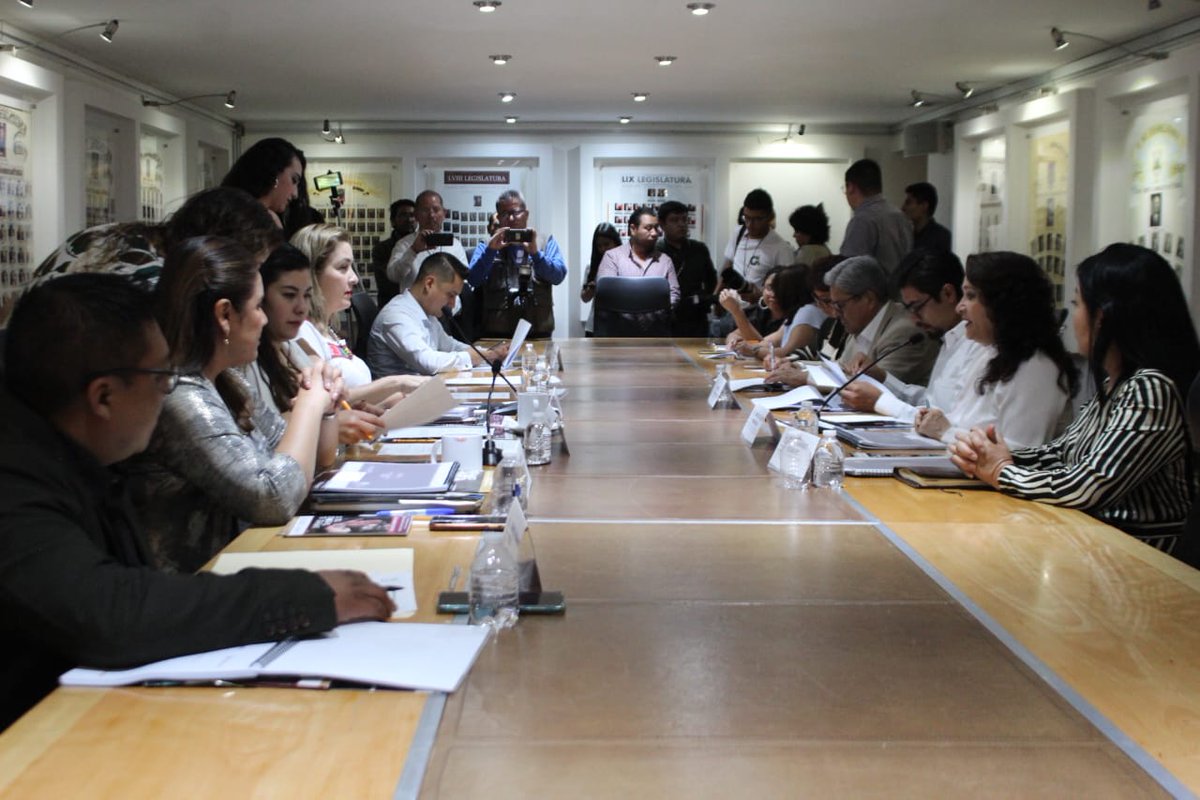 PatyValenciaA's tweet photo. Tuve la oportunidad de preguntar sobre las #metas2023 y el porcentaje de becas Benito Juarez que hasta la fecha han sido aplicadas a alumnas y alumnos de educación básica de nuestro Estado, especialmente de nuestra querida #SierraNorte. https://t.co/mwy19urUqQ