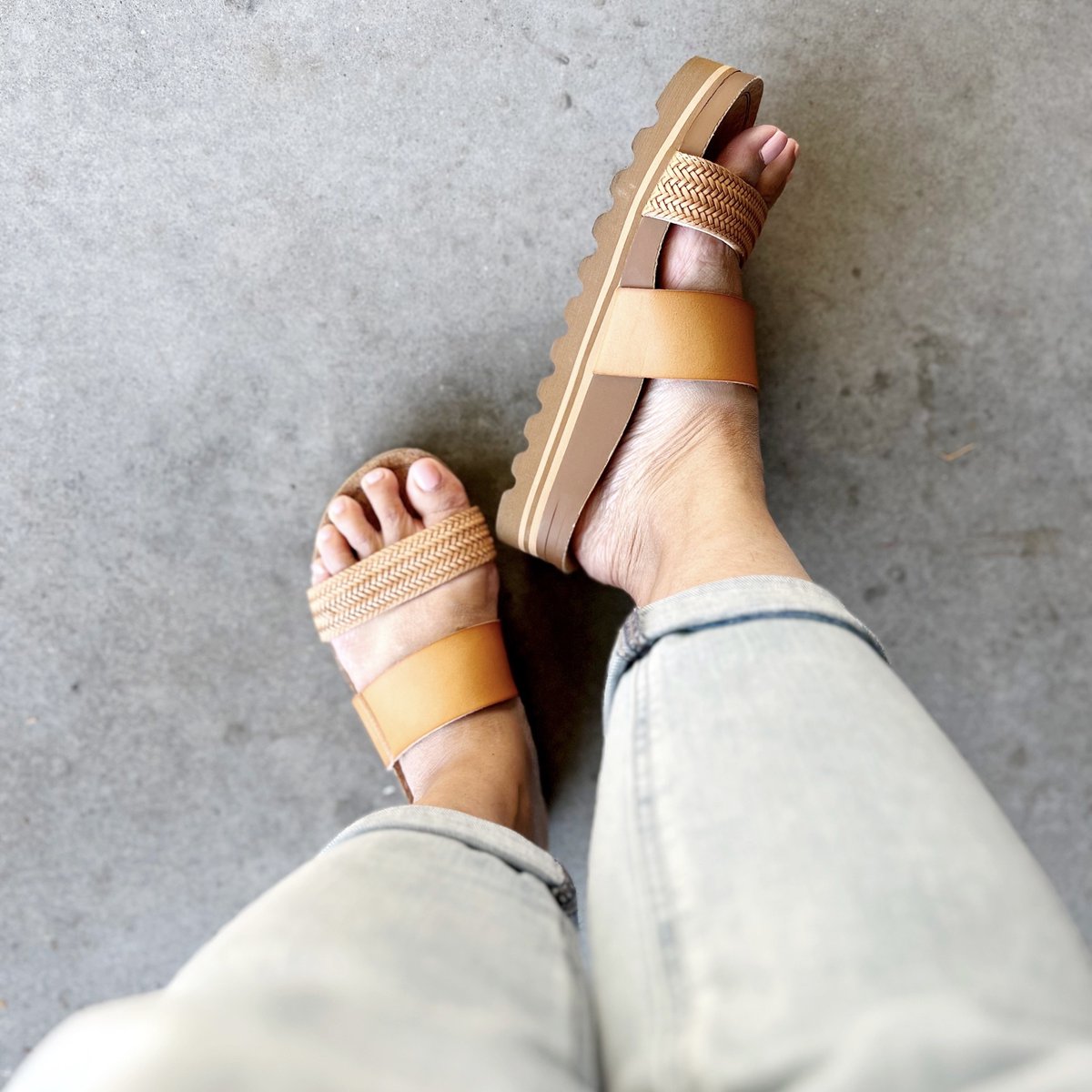 The insta ads got me.🤣 I’ve been on the hunt for cute sandals since I’m on my feet for 8 hours a day at times. 

While these are comfy enough for casual wear, and I love the extra arch support, it didn’t work out.🥴 BUT they are so cute, I did order another style.💕

​​​.
.