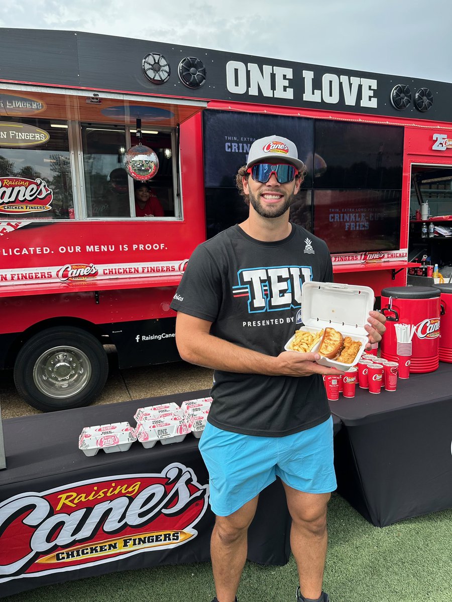 S/o <a href="/raisingcanes/">Raising Cane's</a> for fueling me at TEU #CaniacAmbassador <a href="/ToddGraves/">Todd Graves</a>