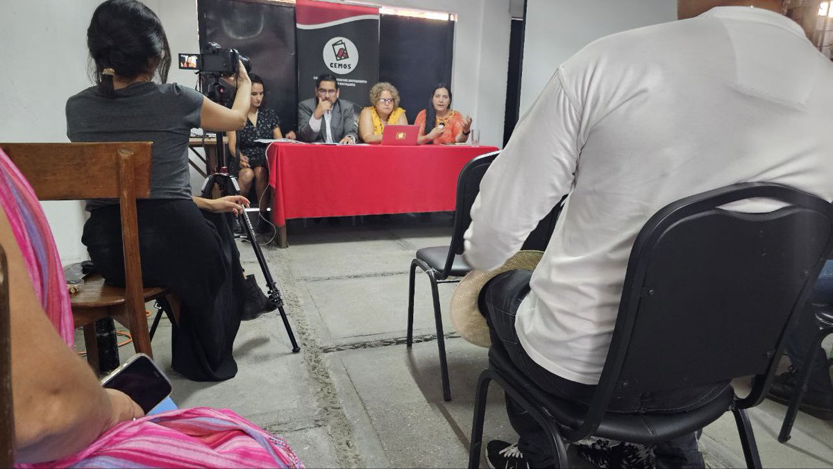 Así  la ausencia de la Dra. @ElenaBuylla en el DiálogosConahcyt con @archivocemos para conocer los alcances, garantías y derechos que la #LeyGeneralHCTI brinda a todo el pueblo de #México.

#SinBecaCONAHCYT
#BecaParaTodos