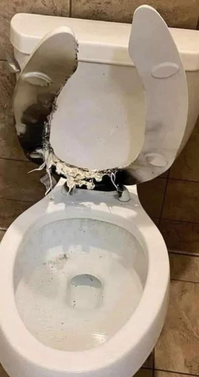 Luapster's tweet photo. Aftermath of taco Tuesday https://t.co/1IOGuCXS0Z