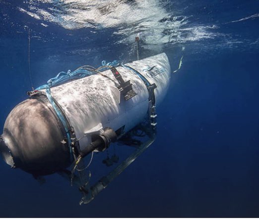 Questa storia di pagare 250.000 $ per andare in fondo all’oceano, rischiando la vita, per visitare un relitto proprio non la capisco.
Basta andare al cimitero, non costa nulla e si rischia di meno.