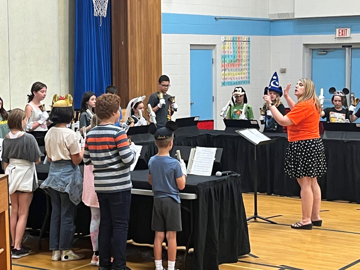 Win_Ferguson's tweet photo. Mrs. Demers and grade 4-6 students hosted a small concert today to showcase their learning with handbells @Win_Ferguson  . Great job, students! Thank you, parents and guardians, for coming out and supporting our students! https://t.co/71u4Ksv0iO
