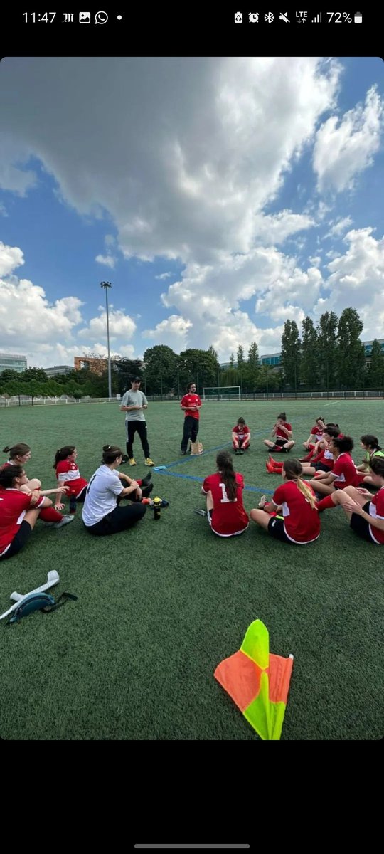 EmelineBlg's tweet image. Mon club de foot @usparis11 recrute des joueuses ! Ecrivez-moi ou au +33 6 78 03 74 61 (Arnaud notre coach) pour participer à un entraînement d'essai à Porte de Montreuil ! #fff #footfeminin #11e
