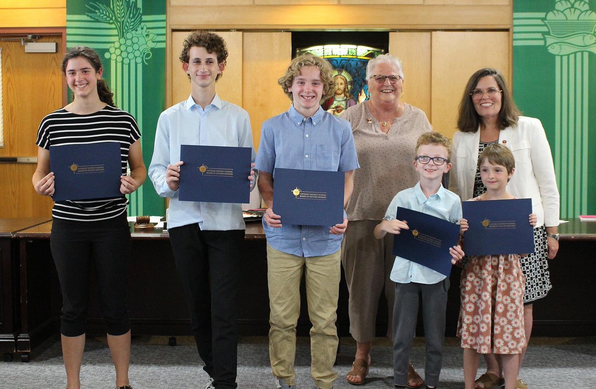 CDSBEO's tweet photo. At the Board Meeting yesterday evening, the CDSBEO honoured several deserving individuals through the presentation of Certificates of Appreciation to celebrate their outstanding achievements. Read more about our recipients at: https://t.co/NTFwdSygh0

#CDSBEONurturing https://t.co/D13URACREF