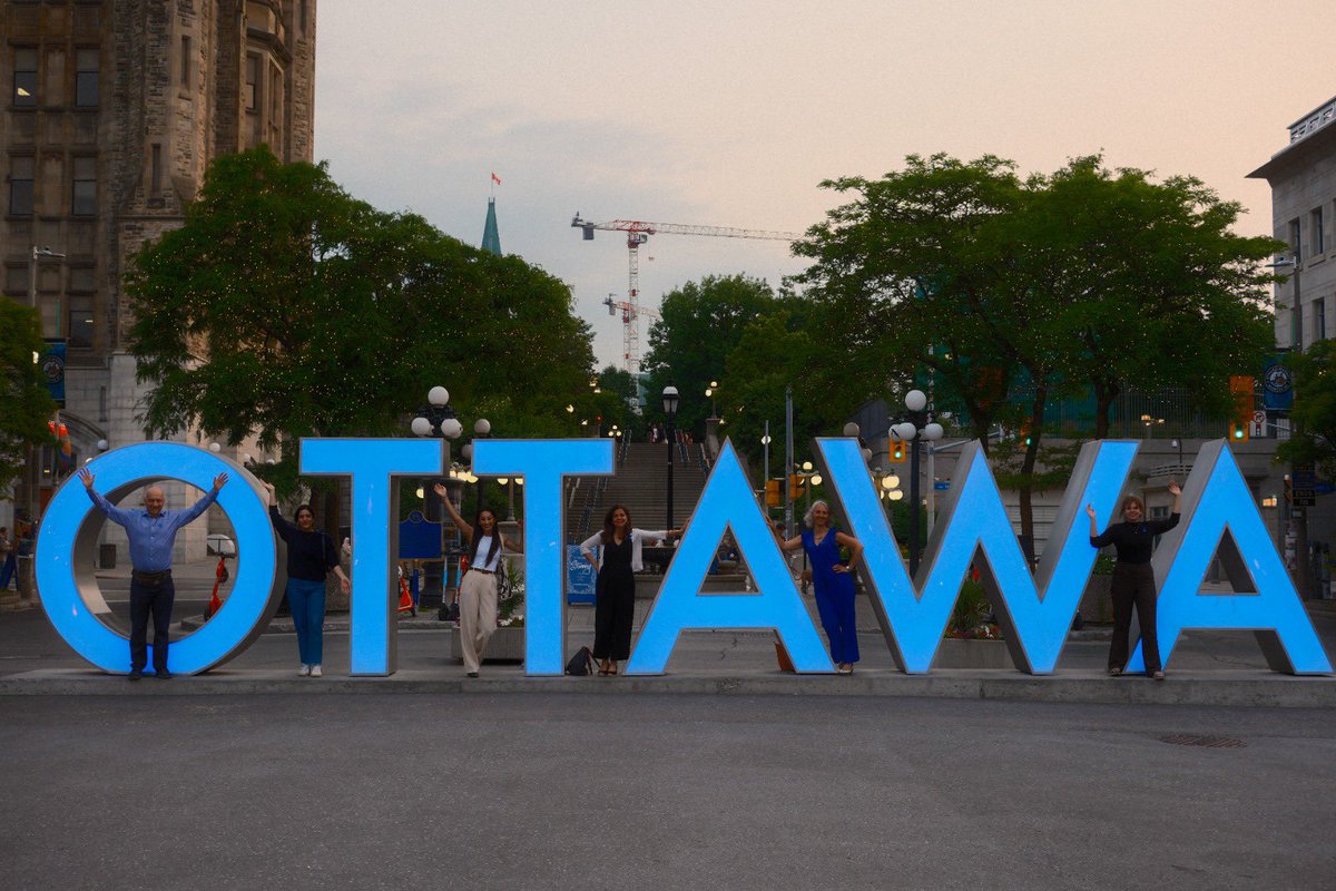 galla_melanie's tweet photo. It was a great day out celebrating #worldrefugeeday in #Ottawa yesterday! 

#bywardmarket #yowstyle #yow #RefugeesWelcome https://t.co/zanLhx5jBn