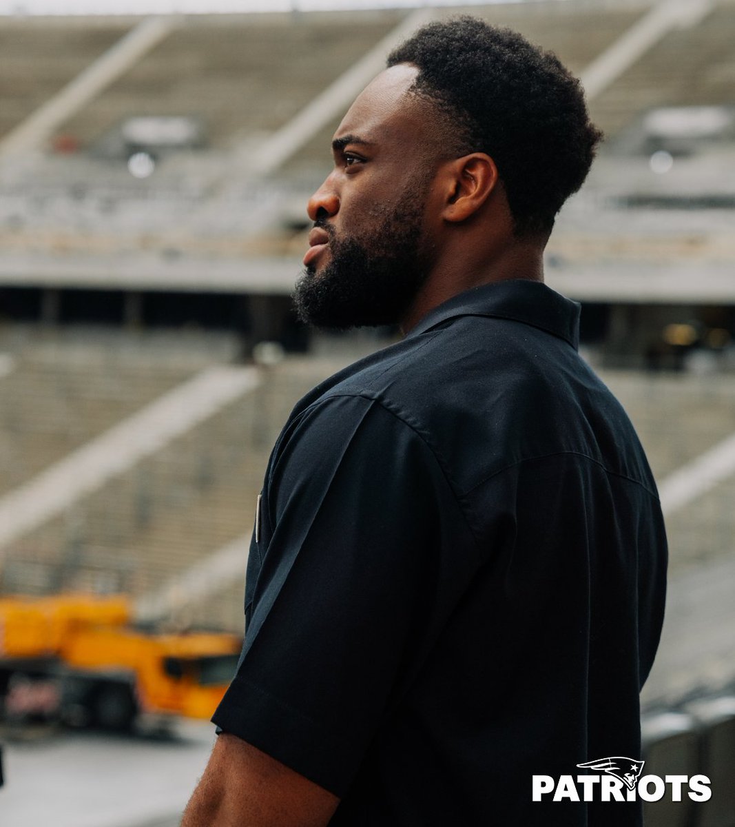 .@_Uche35 checking out the scene in Frankfurt, Germany with @NFLPA.

@patsdeutsch | #ForeverNE