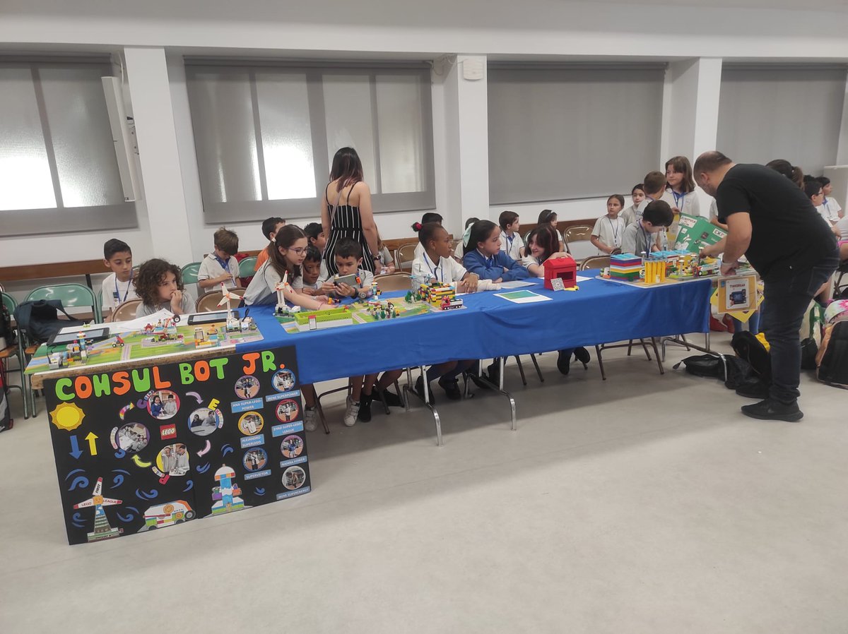 El pasado martes se celebró la LINILOCUP 2023, nuestros tres coles participaron en ella y mostraron sus proyectos de programación y robótica. Lo pasamos genial. @cole_liceo_consul @colegiolopedevega
#colegiocanillejas #TGD #micolemola #educacióndecalidad