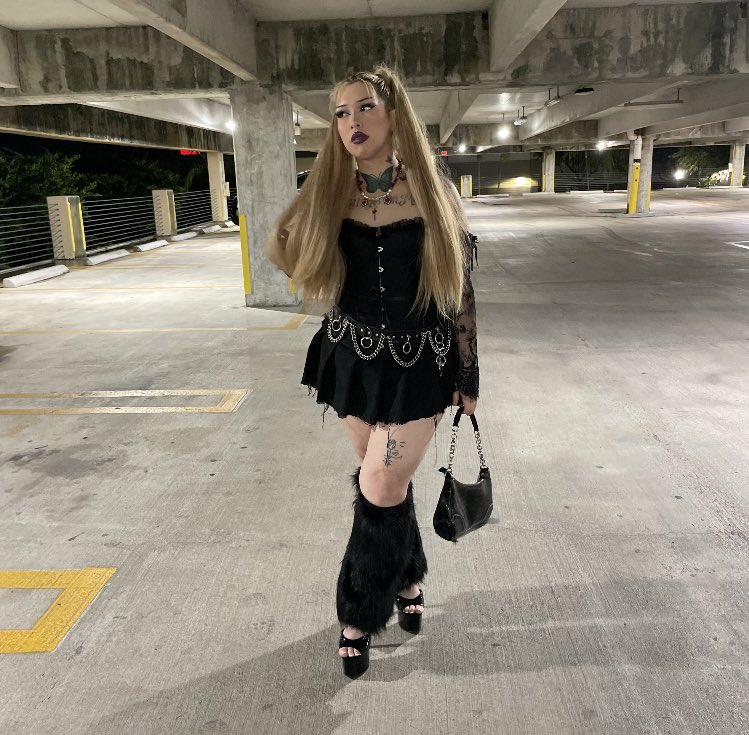 JOEBILLIONN's tweet photo. Happy birthday 💋 https://t.co/CNaska95Fo
