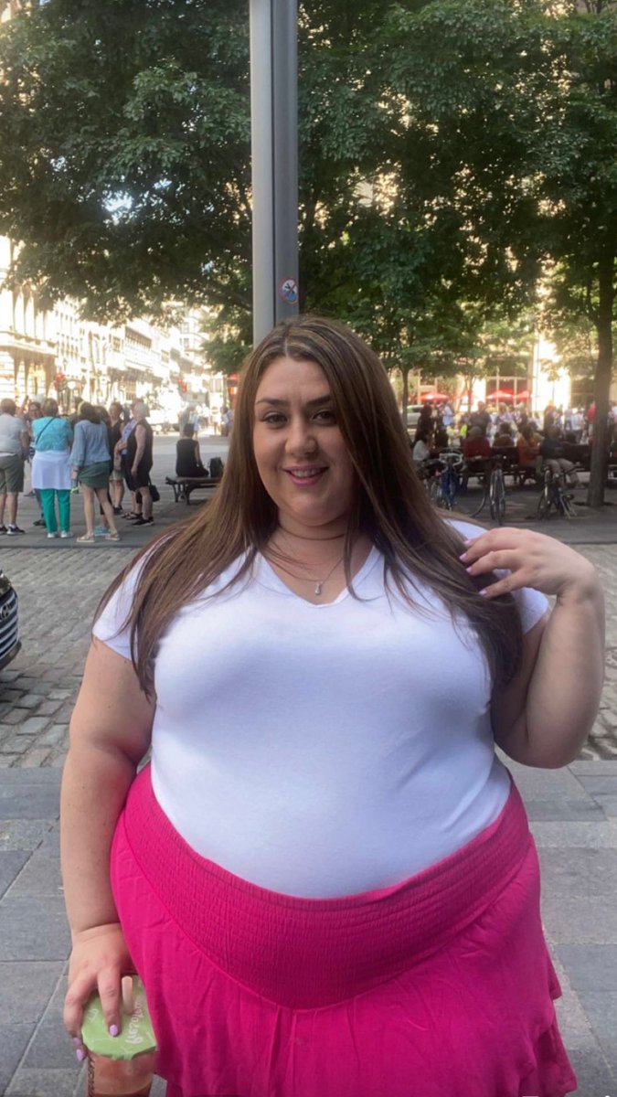 bbwlayla on Twitter: "Am I looking skinny from all the stairs? (say no) 😇"