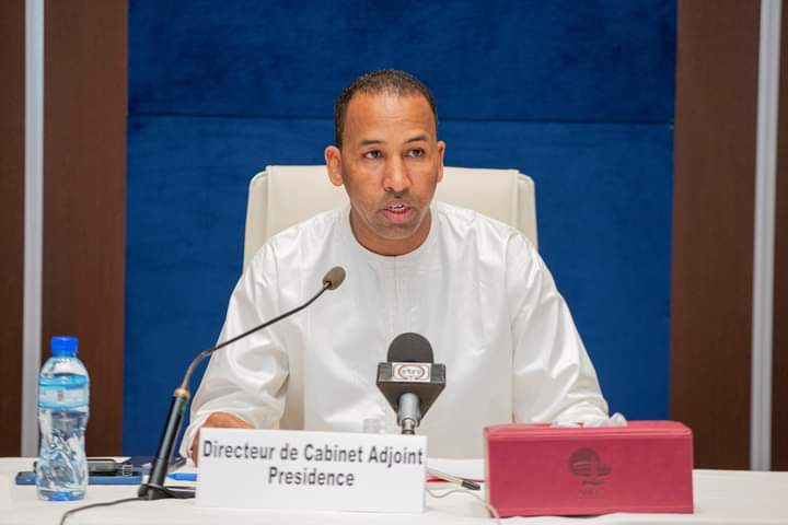 BazoumGida's tweet photo. Le Directeur de Cabinet Adjoint en second du Président de la République, M. #Oumarou #MOUSSA IBRAHIM, a présidé ce mercredi 21 juin 2023, la réunion d’information de l’ANEC sur la première édition du « Forum Destination Niger » à l’intention des structures nationales concernées https://t.co/BhhYSWZRMZ
