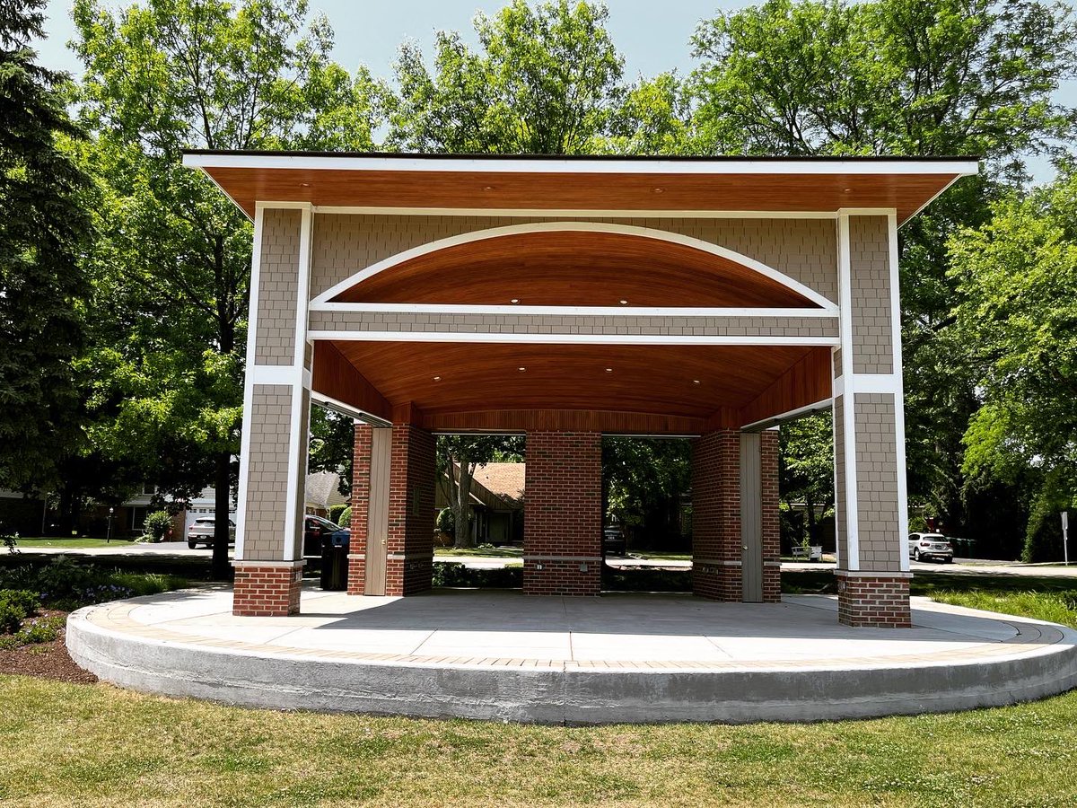 KingSaturday's tweet photo. ☀️TONIGHT! WED June 21, 6:30 to 8:30pm! We’re crankin’ out a superset of 70s hits on this sweet stage at #ClarksonPark in #Northfield #Illinois. A perfect way to welcome #summer! ☀️🎶🧨
#WhatAreYouDoingAfterWork #CelebrateSummer https://t.co/sJQkrZ5jlC