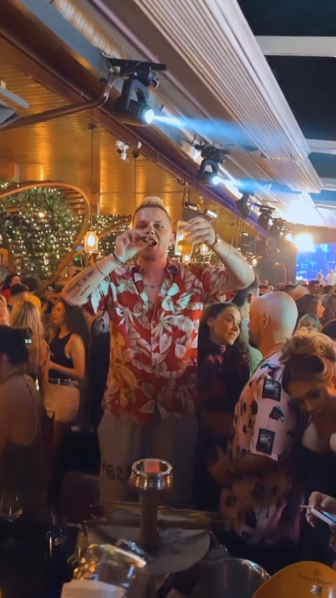 vali petcu tweet media