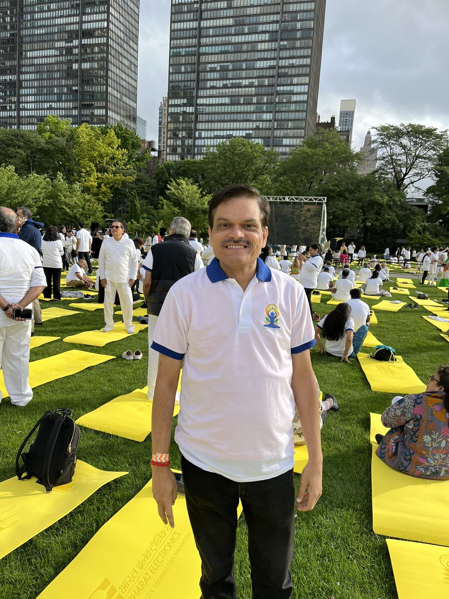 doctormisra's tweet photo. @narendramodi @UN Happy to be part of this historical event today at UN, wonderful arrangements done by Permanent Mission of India at UN ;#InternationalYogaDay2023 https://t.co/2k9rFoylG4