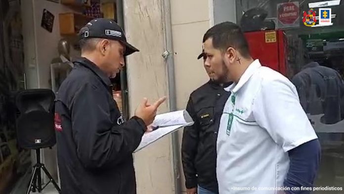 La #Fiscalía obtuvo medida de aseguramiento en contra de Jarold Enrique Zapata Manrique, como presunto responsable de secuestro simple agravado, tras su captura por orden judicial en Sogamoso, #Boyacá.

Más información: tinyurl.com/24xzm2sx