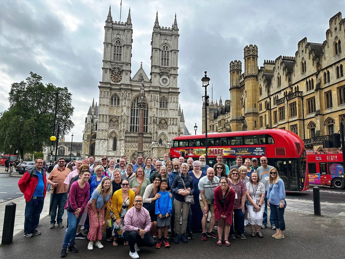 musictravel1's tweet photo. Another marvelous day in London for @VocesNovae (KY), with a guided city tour, lunch at Borough Market and a rehearsal. Rehearsal highlight: participation of the composer of the music they are performing, Elaine Hagenberg. The evening was full of shows and relaxation. #MTCtravels https://t.co/syaT4xLiDI