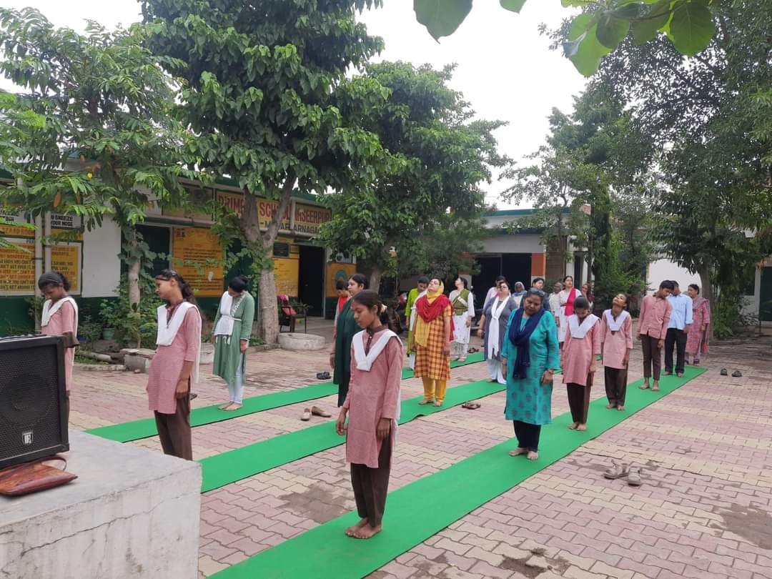 bsamzn123's tweet photo. आज 21 जून 2023 को उच्च प्राथमिक विद्यालय(1-8) नसीरपुर सदर मुजफ्फरनगर मे योग दिवस बहुत धूमधाम से मनाया गया
@basicshiksha_up
@DmMuzaffarnagar
@MuzaffarnagarDm
@cdomzn
#YogaInBasic https://t.co/6UWGeGVjxR