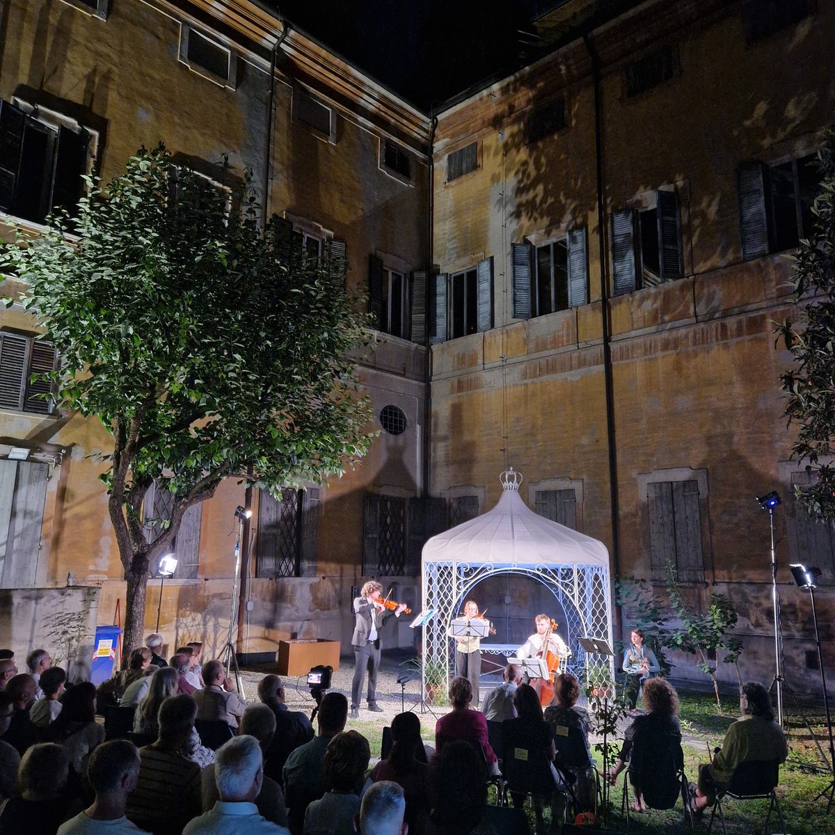 untrolleyperdue tweet media