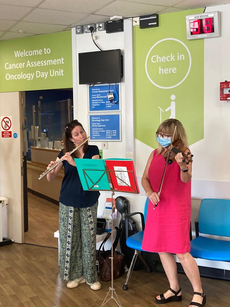 BrittenSinfonia's tweet photo. Today our players @NGoldscheider and @oflynnflute have been performing for patients at @addenbrookes hospital as part of our partnership with the brilliant @CUHArtsNHS.
We love this project, and the patients and nurses seem to value it highly too.
#makingmusic #playon https://t.co/vvwozbotN0