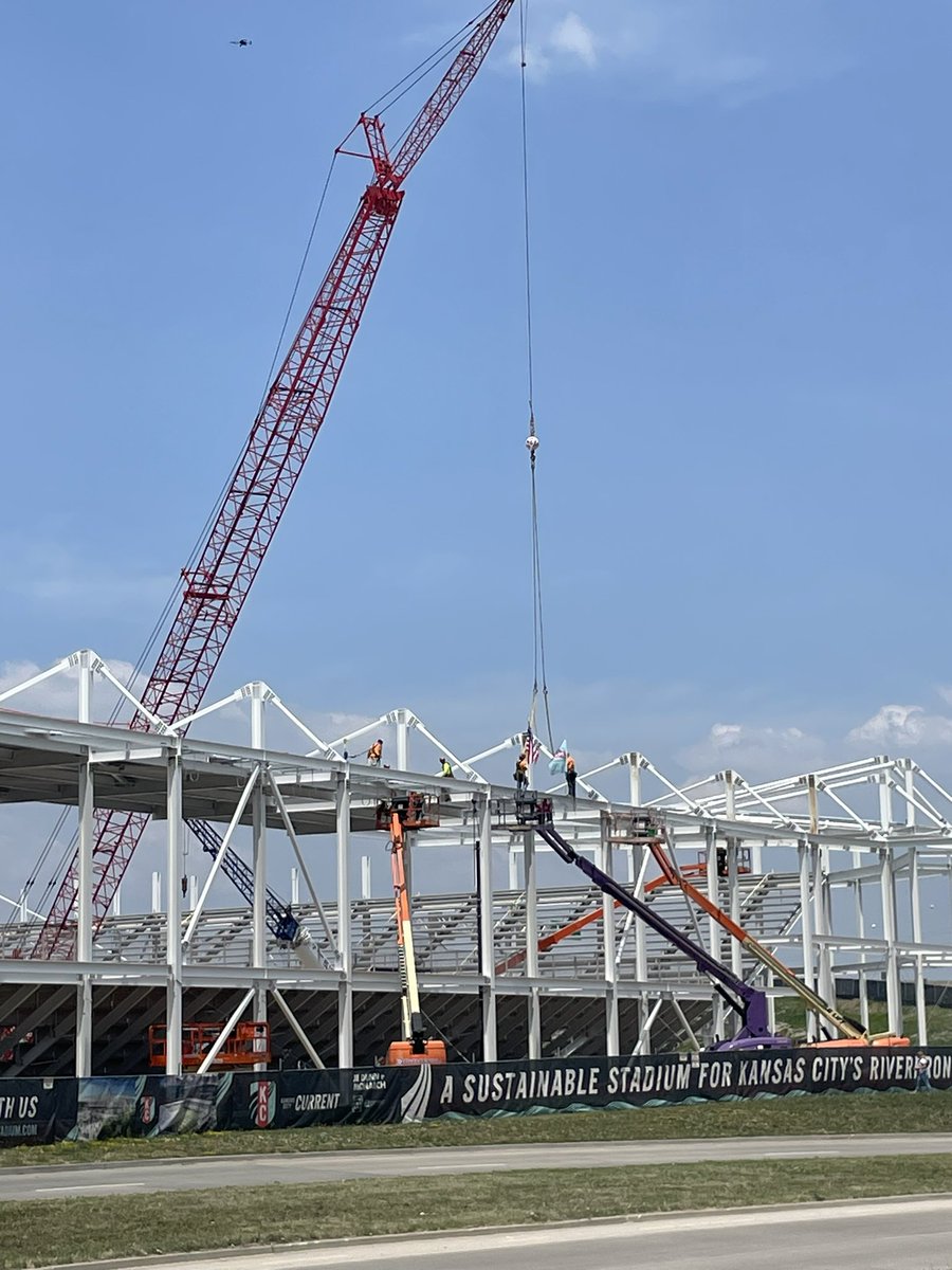 andreamulvanyKC's tweet photo. One year ago we opened the training facility.  Today we set the last beam for the stadium.  Proud to be making history with the @thekccurrent and @GeneratorStudio! #kcbaby https://t.co/k6i7Z0lCCq