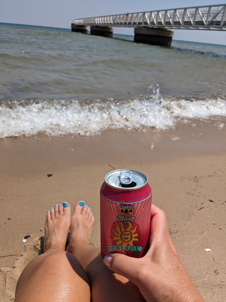 StefFurge's tweet photo. The only way to bring in the first day of summer in Michigan! #LakeHuron #Oberon #PureMichigan https://t.co/7GNmqJgnb4
